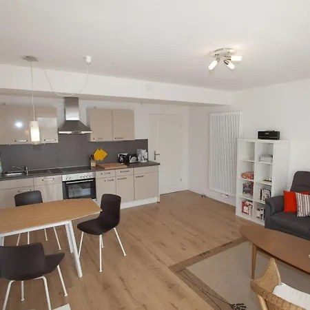 In The House Dreischlaefer Dreschvitz